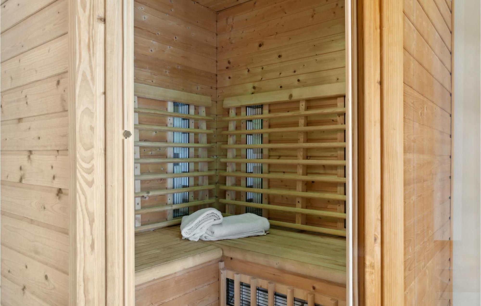 Amazing Home In Askeby With Sauna Ngoại thất bức ảnh